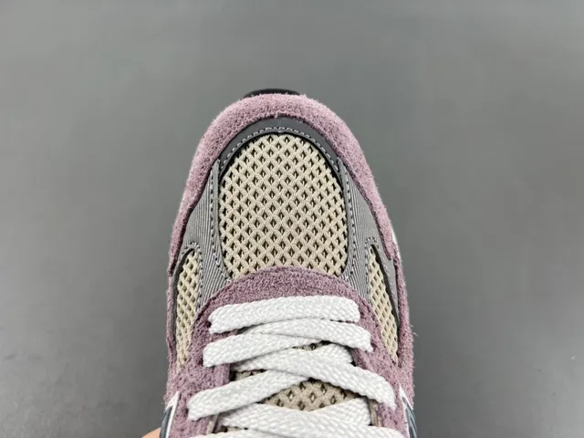 New Balance 紫色米色中底混合麂皮和网面鞋面厚底运动鞋 5