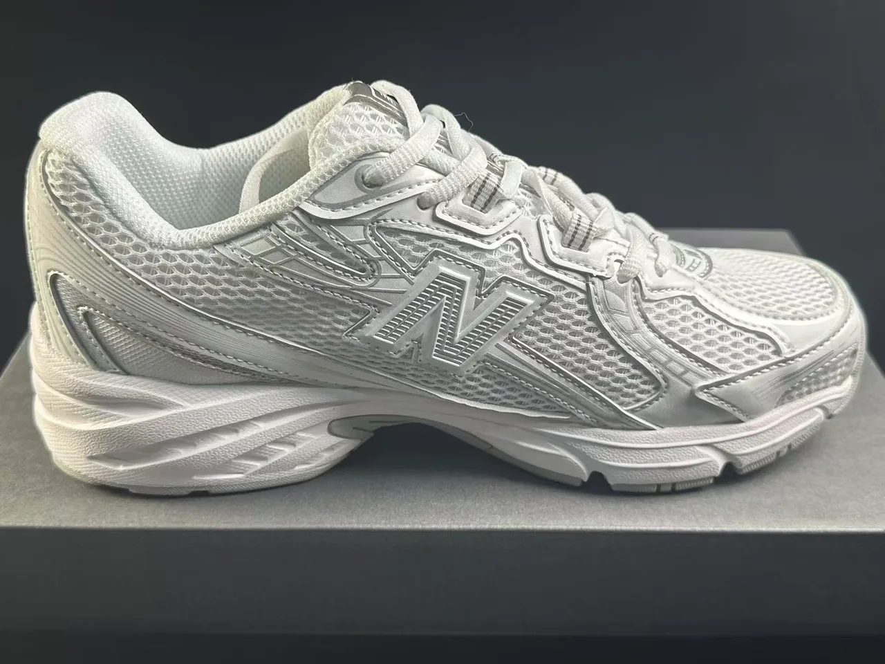New Balance White Monochromatic Mesh And Synthetic Overlay Running Shoes 3