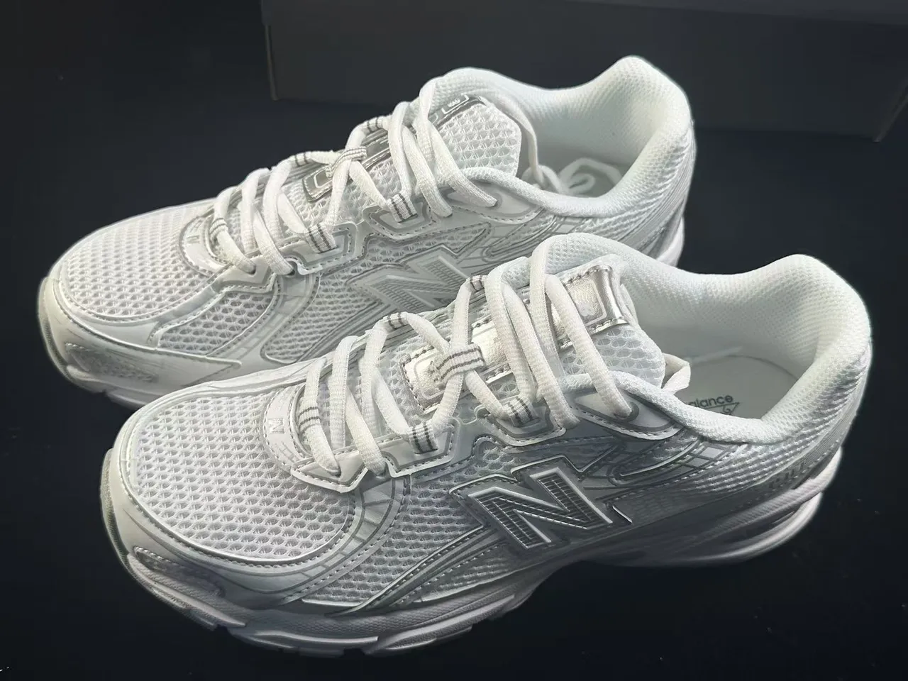 New Balance White Monochromatic Mesh And Synthetic Overlay Running Shoes 5