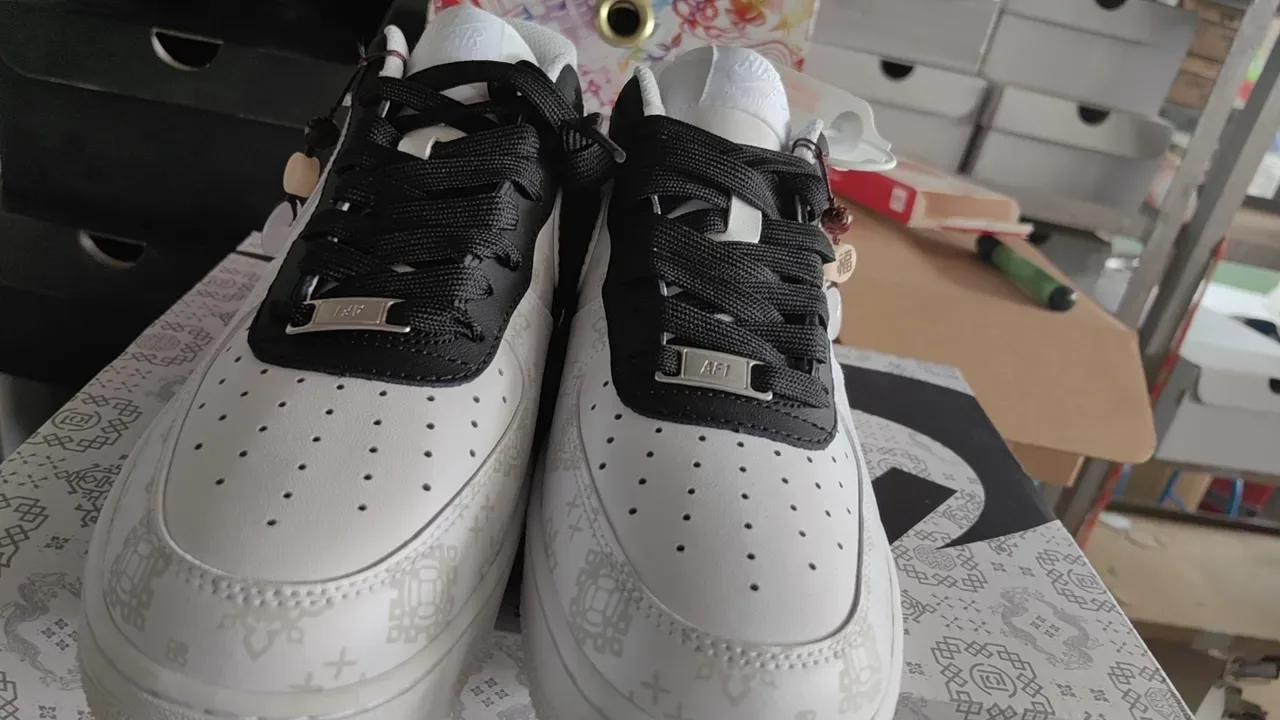 Nike Air Force 1 White Black Low-Top Leather Upper Lifestyle Sneakers 4