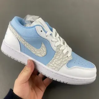 Nike Air Jordan 1 Low Sneakers Lifestyle Bleu Clair Blanc