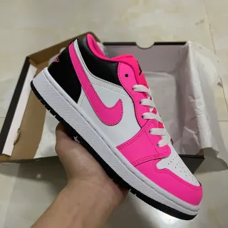 Nike Air Jordan 1 Low وردي أسود أبيض حذاء رياضي للأسلوب الحياتي