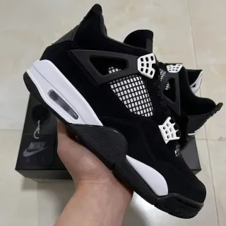Nike Air Jordan 4 Black White 篮球鞋