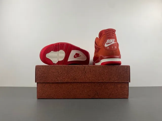 Nike Air Jordan 4 红色麂皮篮球鞋 16