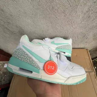Nike Air Jordan Legacy 312 Blanc Vert Menthe Imprimé Éléphant Sneakers Lifestyle