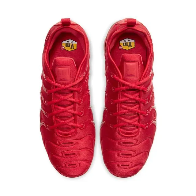 Nike Air VaporMax Plus Monochromatic Red Lifestyle Sneakers 4