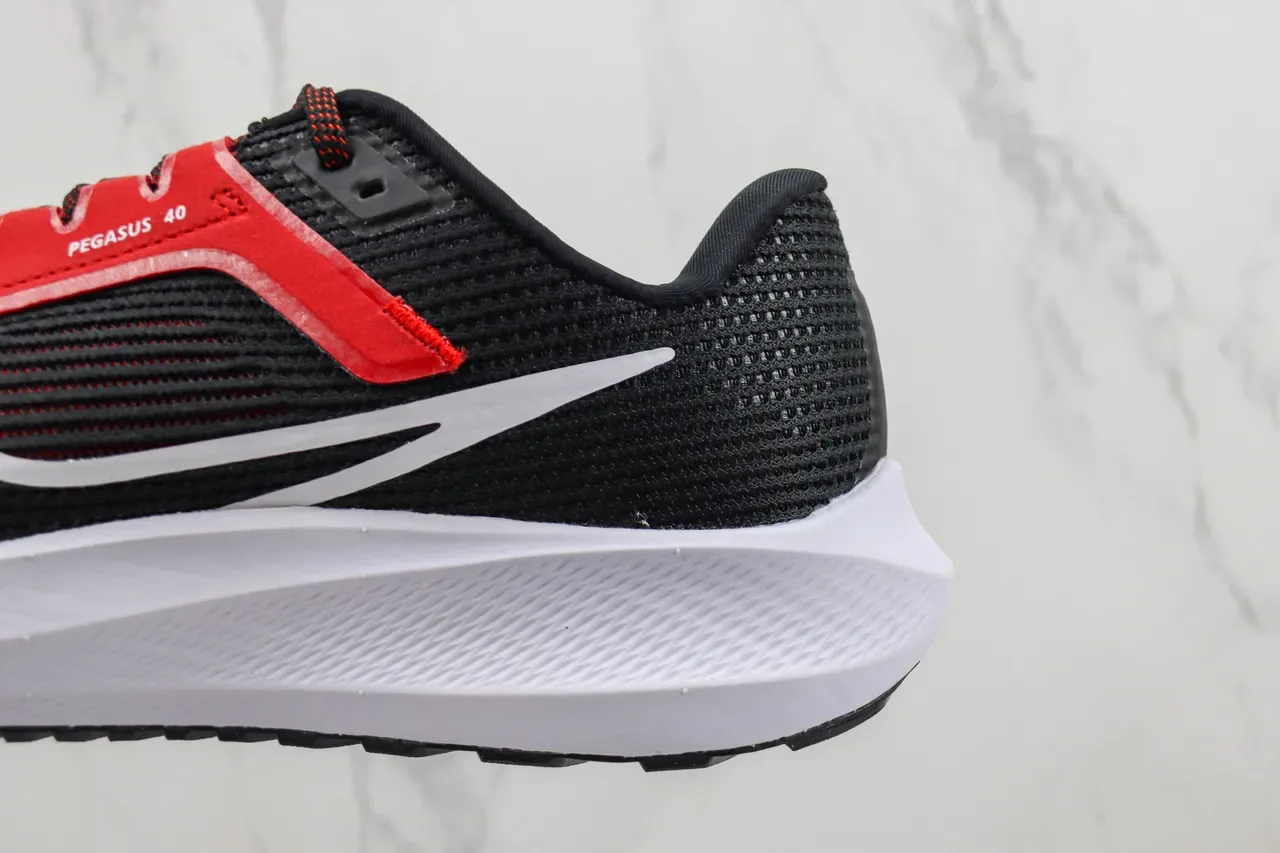 Nike Air Zoom Pegasus 40 Preto Vermelho Branco Tênis de Corrida 7