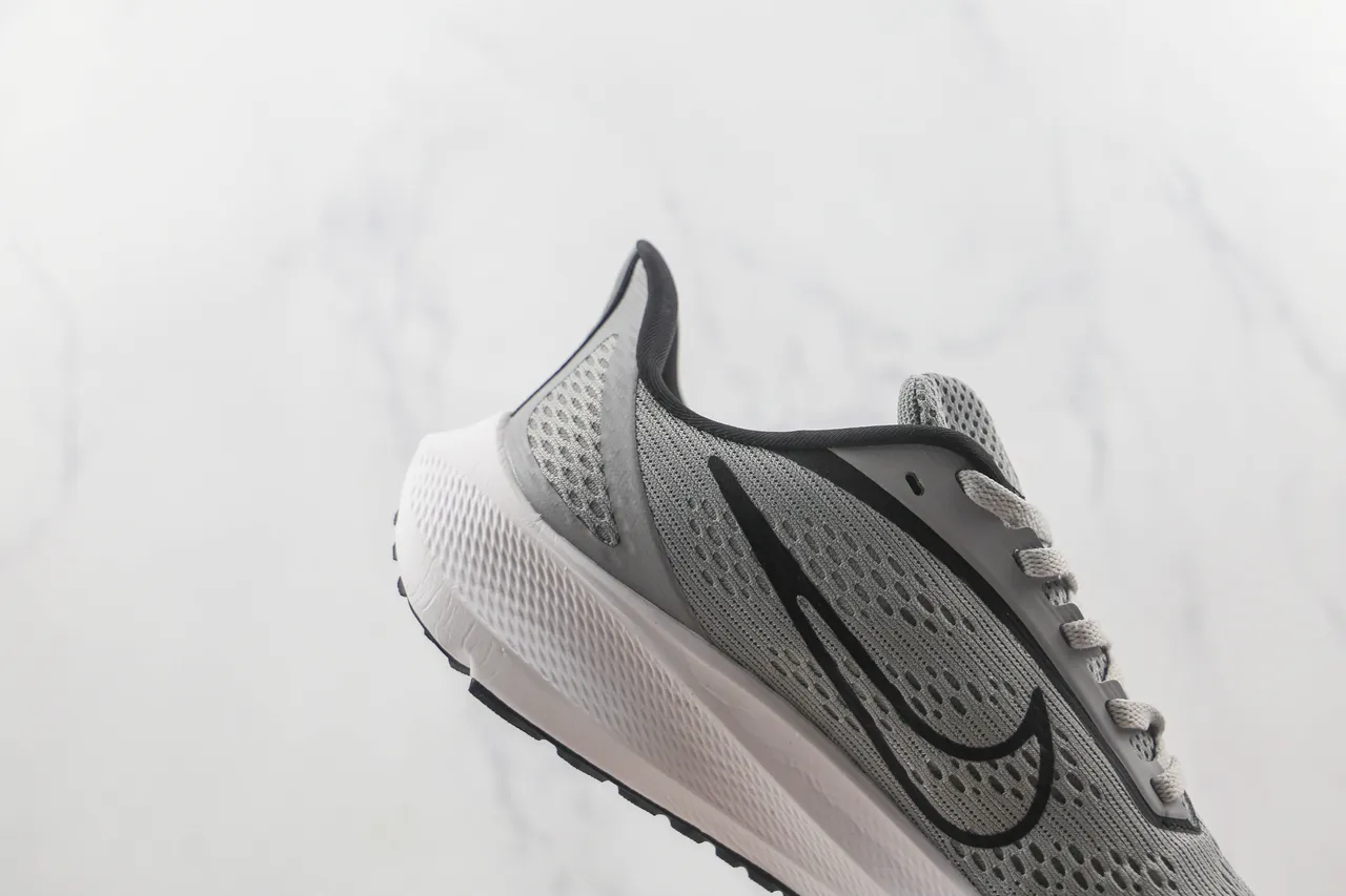 Nike Air Zoom Pegasus Chaussures de course en maille grise 5