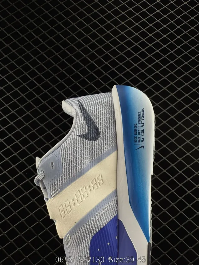 Nike Air Zoom Rival Fly 4 灰蓝针织鞋面 渐变 Swoosh 跑鞋 2