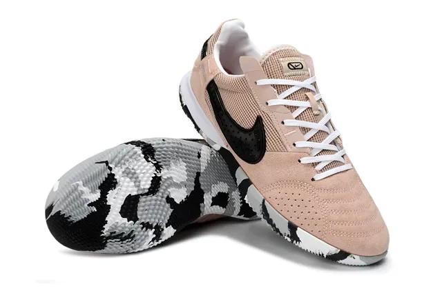 Nike Zapatillas Beige Negro Low-Top Perforadas Suede-Mesh Upper 4