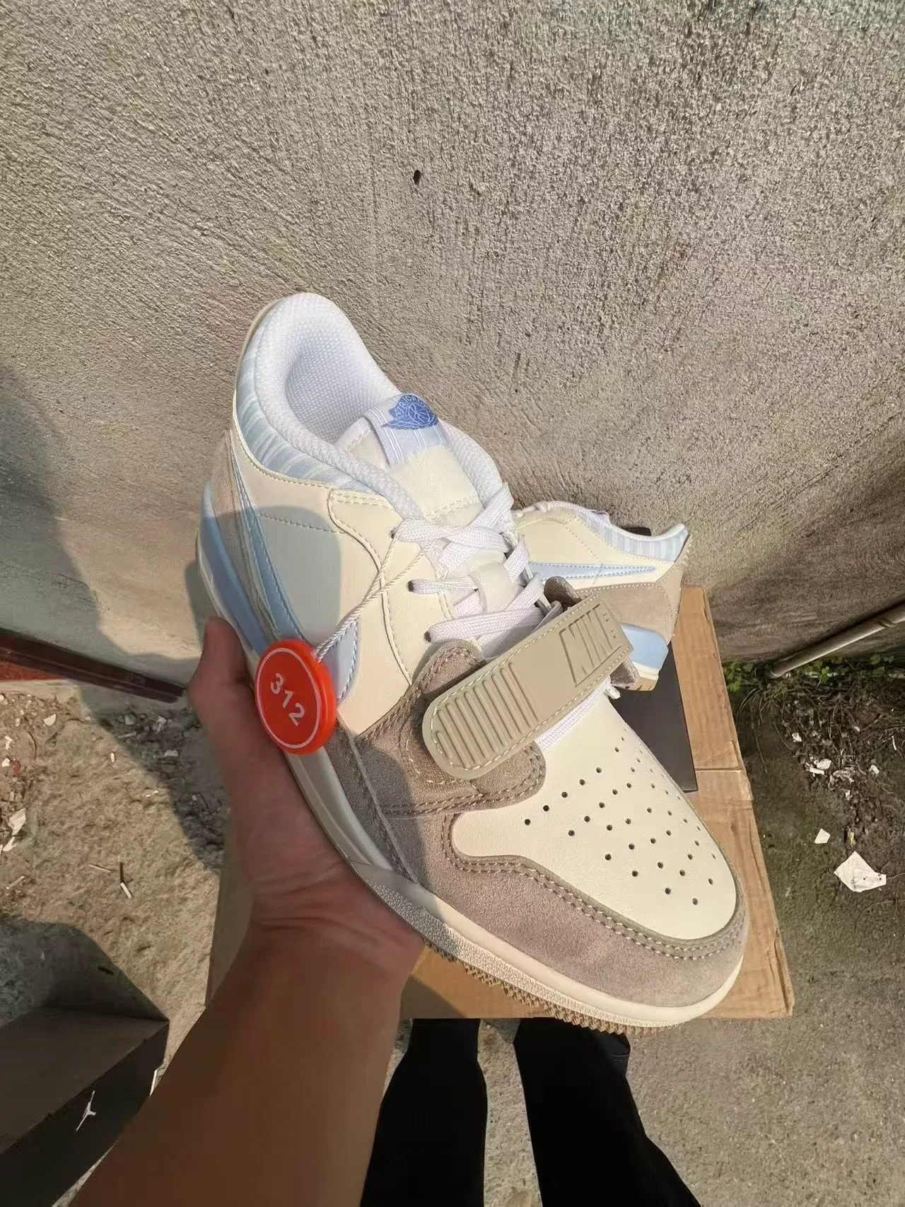 Nike Beige Blue Multi-Material Upper Strap Closure Lifestyle Sneakers 2