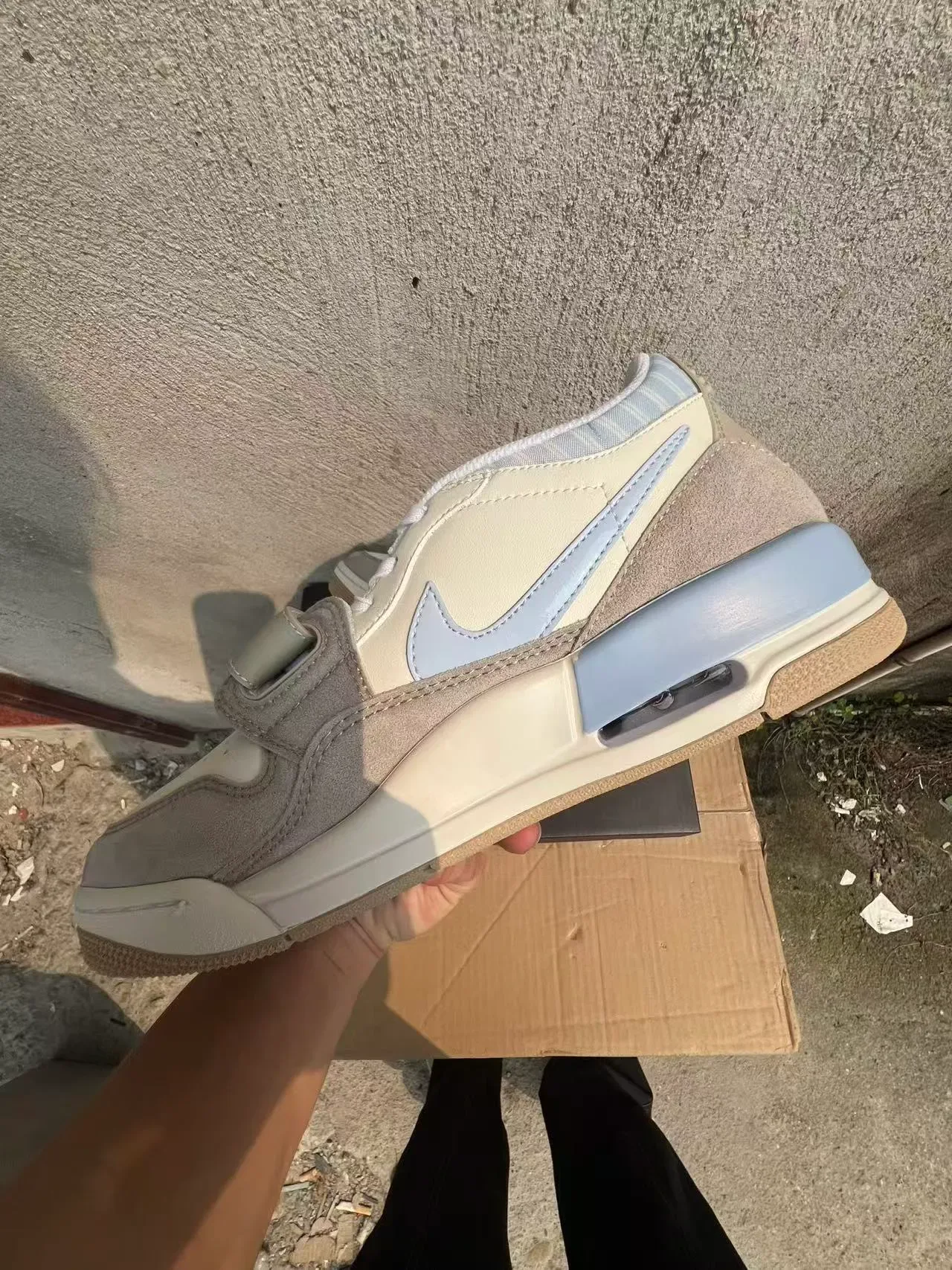 Nike Beige Blue Multi-Material Upper Strap Closure Lifestyle Sneakers 5