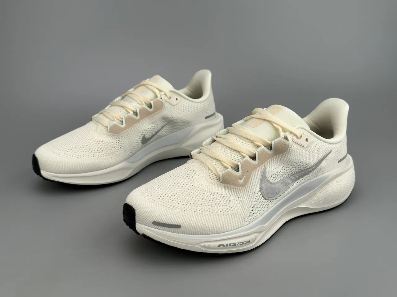 Nike Beige Gray Engineered Mesh Upper React Midsole Running Shoes 9