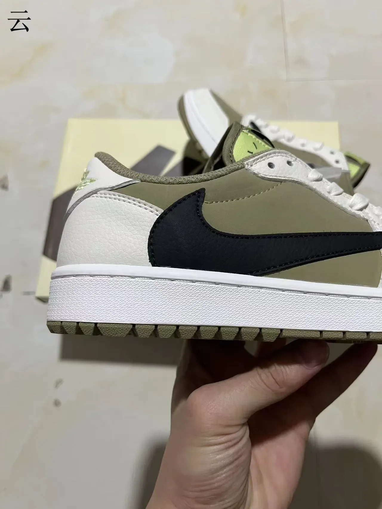 Nike Tênis Lifestyle Beige Green Low-Top com Painéis de Couro 7