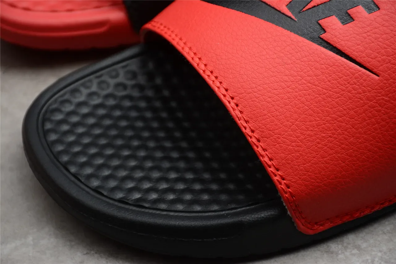 Nike Benassi JDI দুই টোন লাল কালো চপ্পল 12