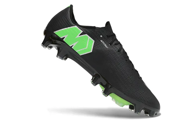 Nike 黑色绿色 飞织针织鞋面 霓虹强调条纹 碎钉足球鞋 2