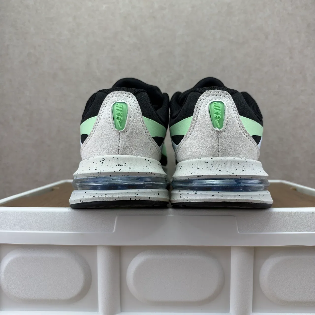 Nike Black Green Layered Synthetic Overlays Mint Accent Panels Lifestyle Sneakers 5