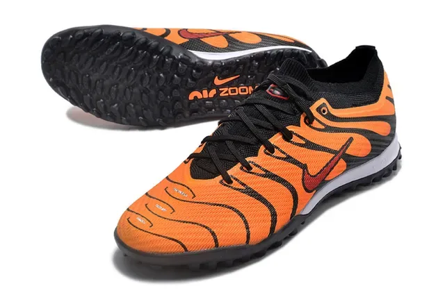 Nike Black Orange Low-Cut Knit Upper Turf Soccer Shoes 3