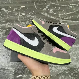 Nike Noir Violet Low-Top Silhouette Mixed-Material Upper Lifestyle Sneakers