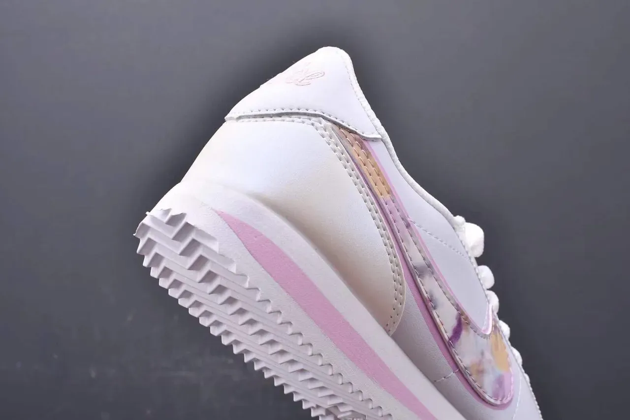 Nike Cortez Zapatillas con estampado floral blanco y rosa lifestyle 5