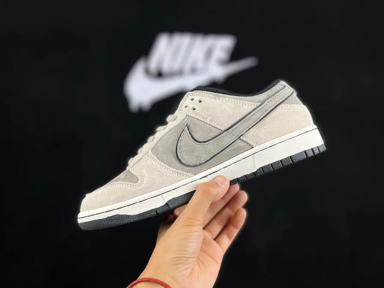Nike Dunk Low Chaussures de Skateboard en Daim Gris 7