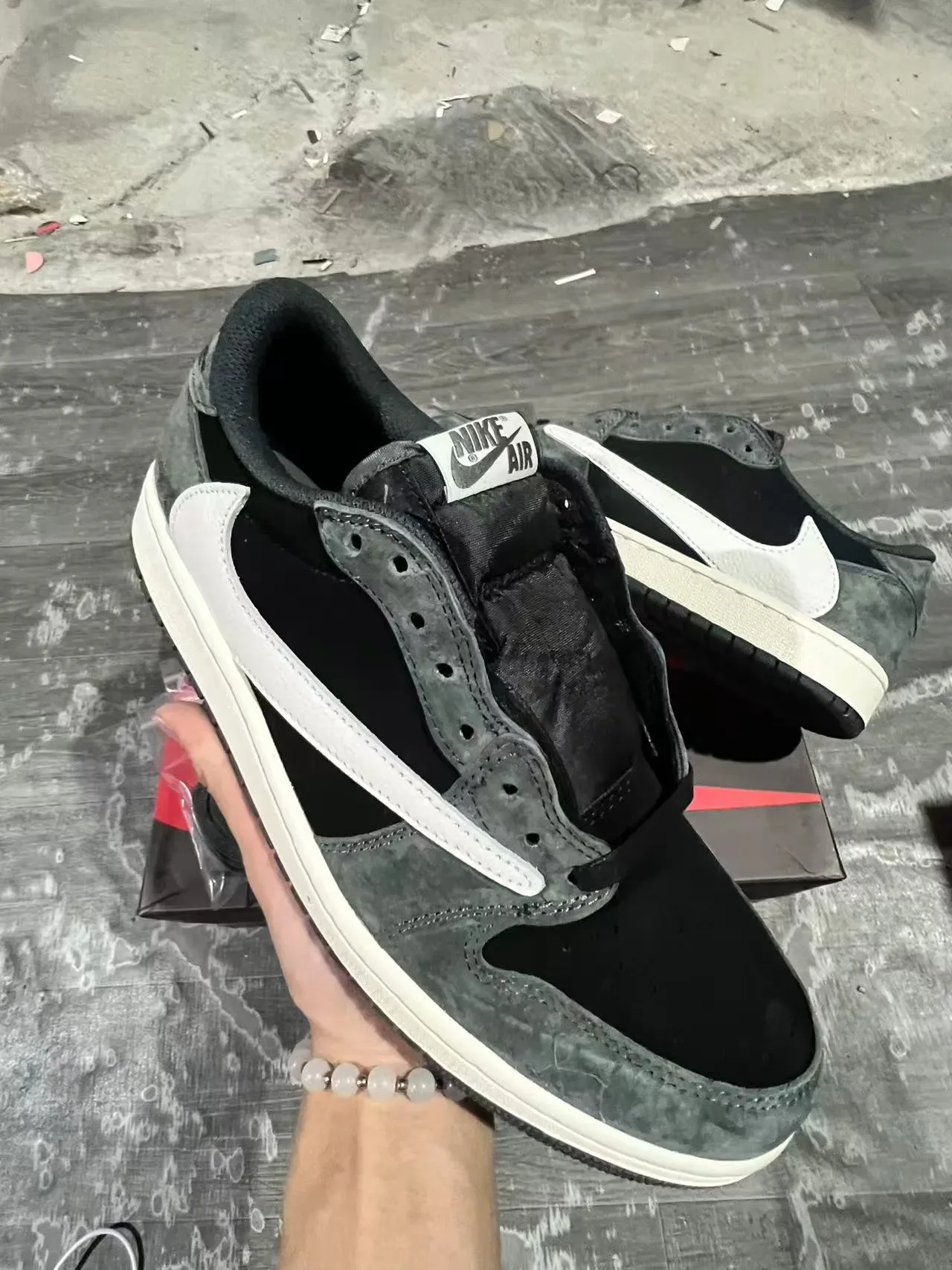 Nike Gris Negro Low-Top Ante y Malla Superior Lifestyle Sneakers 2