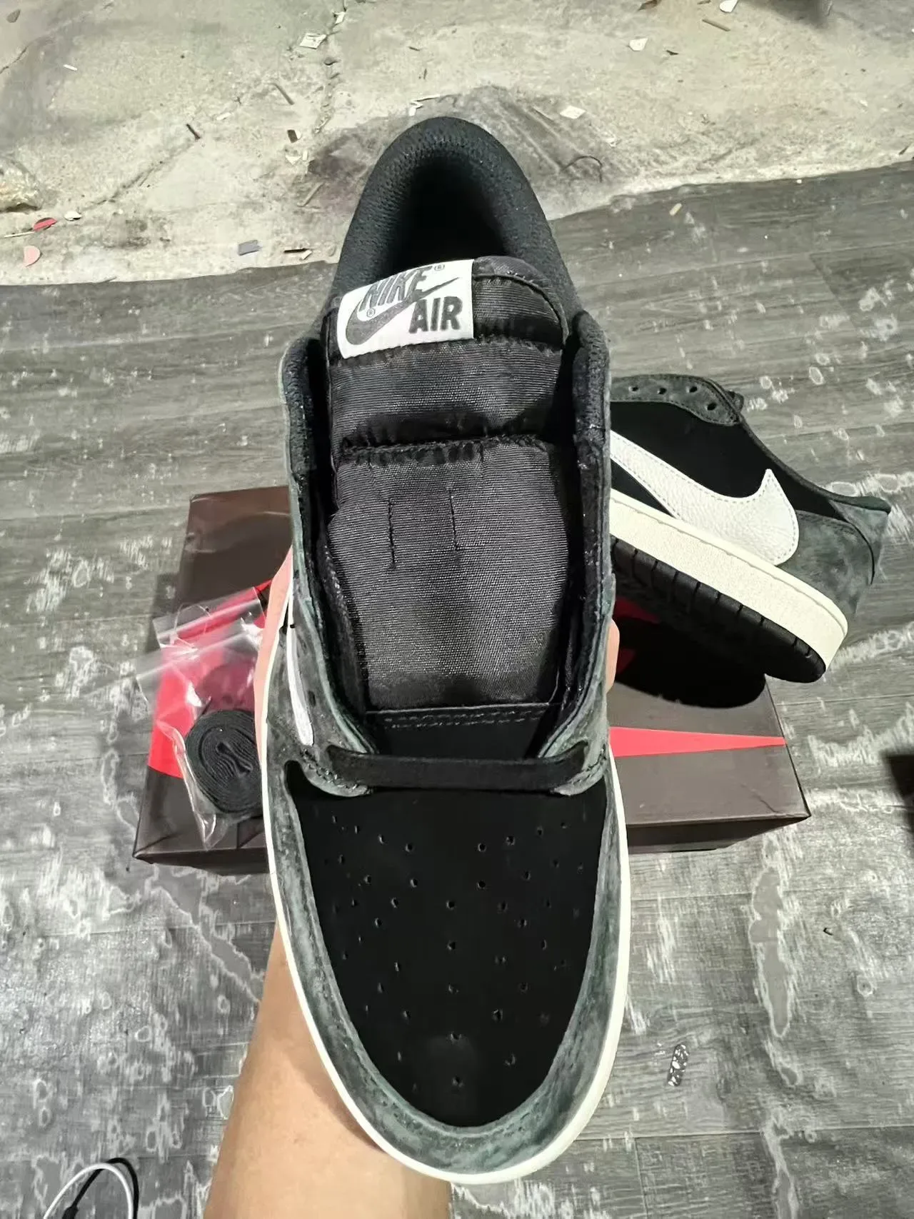 Nike Gris Negro Low-Top Ante y Malla Superior Lifestyle Sneakers 3