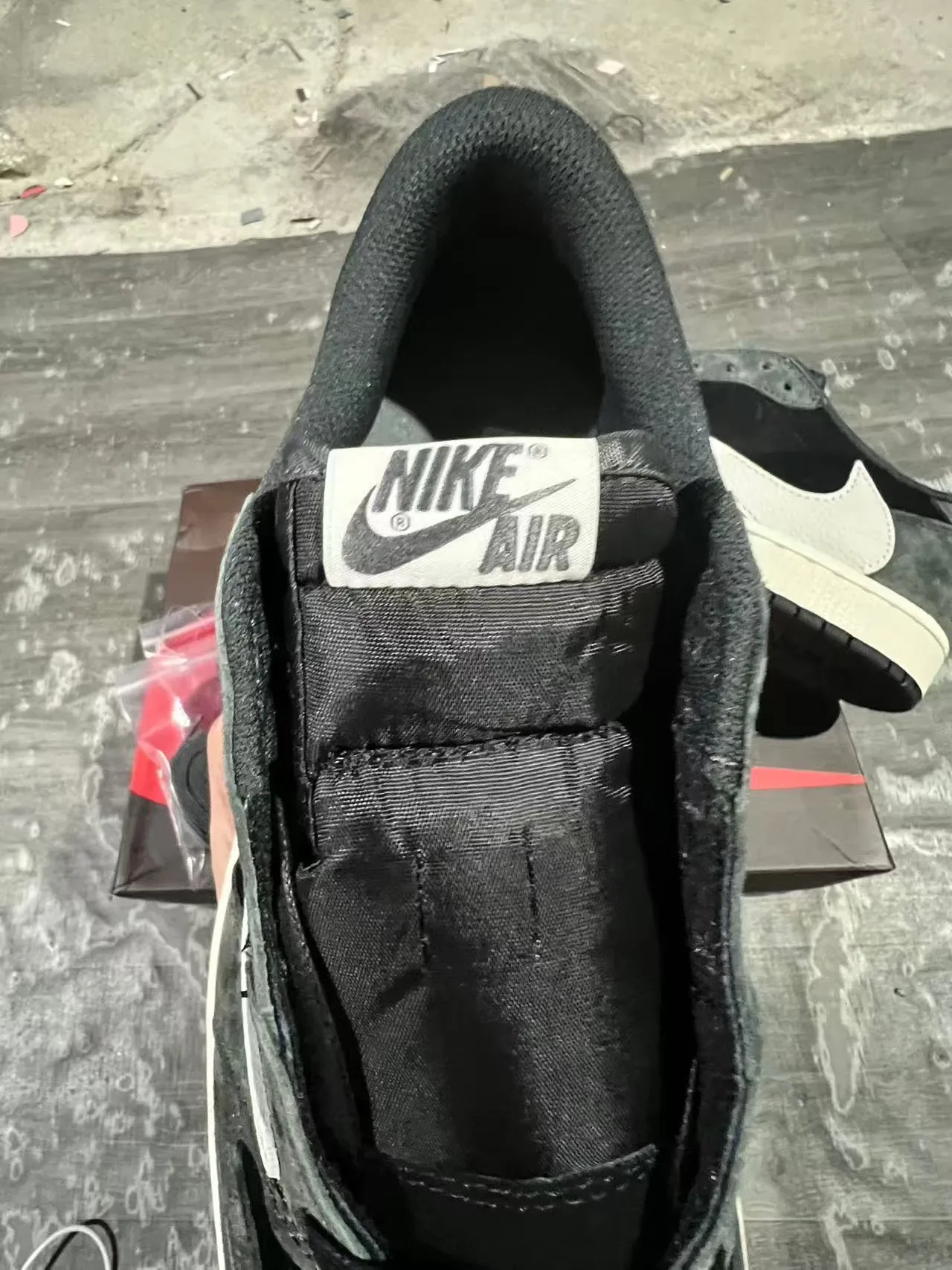Nike Gris Negro Low-Top Ante y Malla Superior Lifestyle Sneakers 4