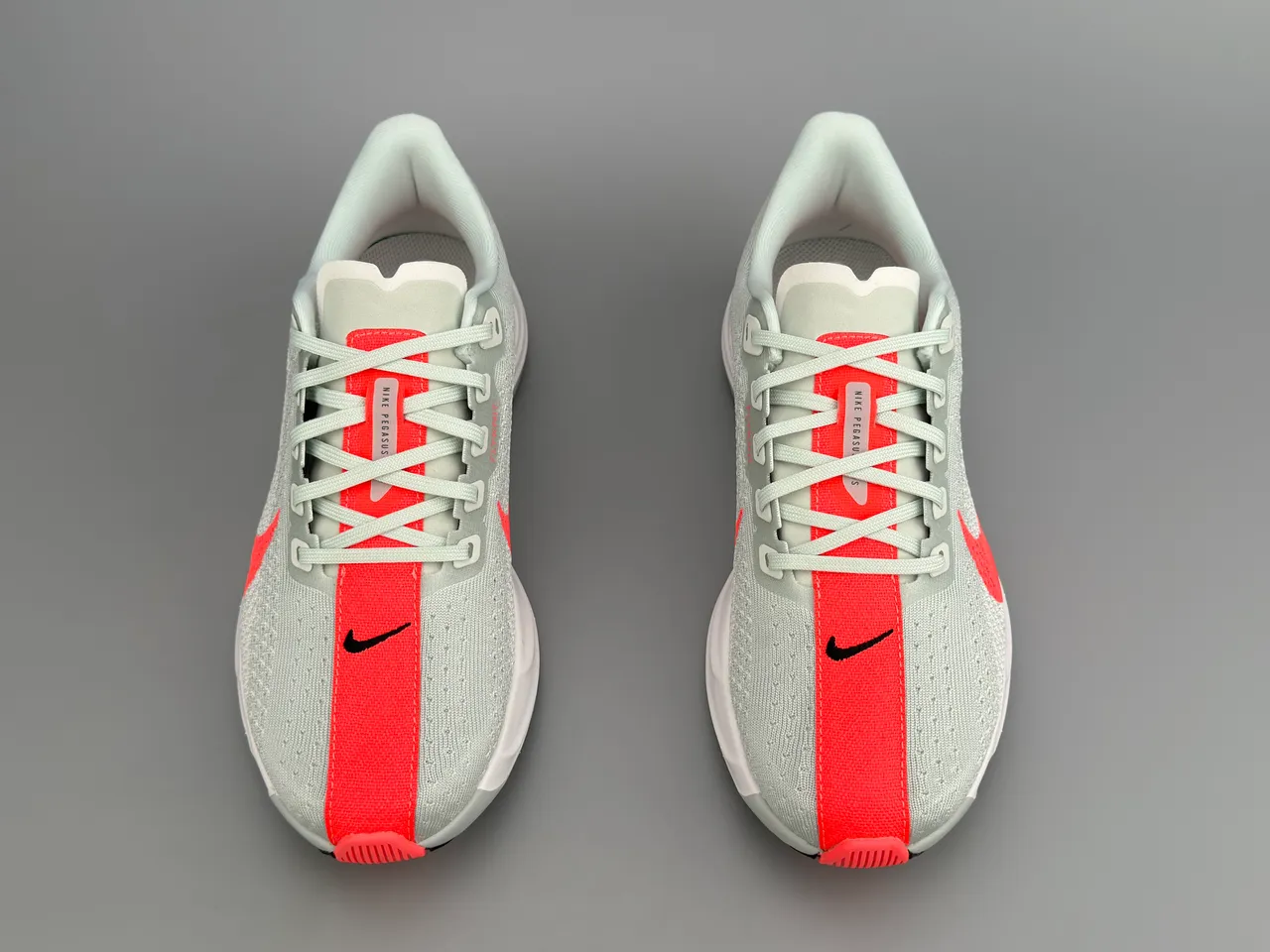 Nike Gray Pink Engineered Knit Upper Sculpted Wave Midsole Running Shoes 9