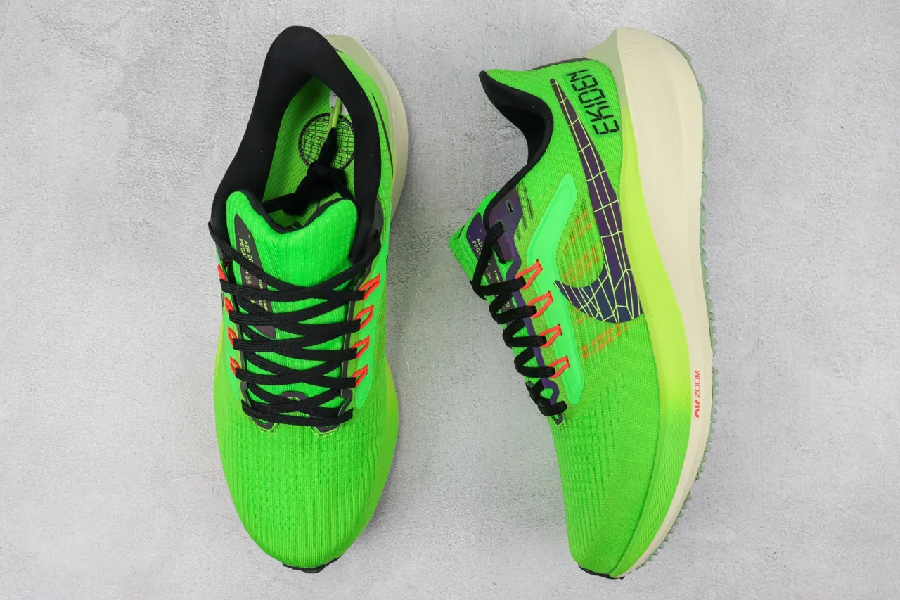 Nike Green Black इंजीनियर निट अपर फुल लेंथ ज़ूमएक्स फोम रनिंग शूज 3