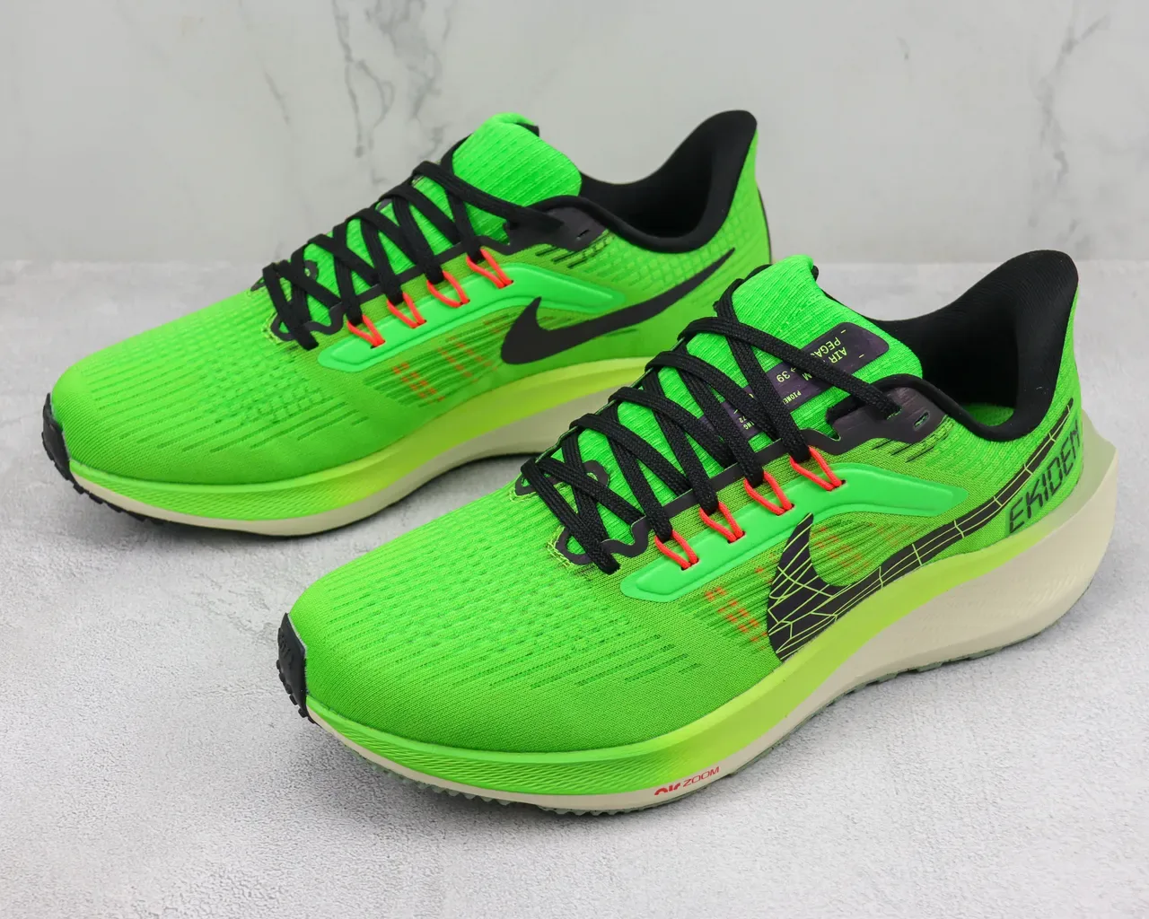 Nike Green Black इंजीनियर निट अपर फुल लेंथ ज़ूमएक्स फोम रनिंग शूज 4