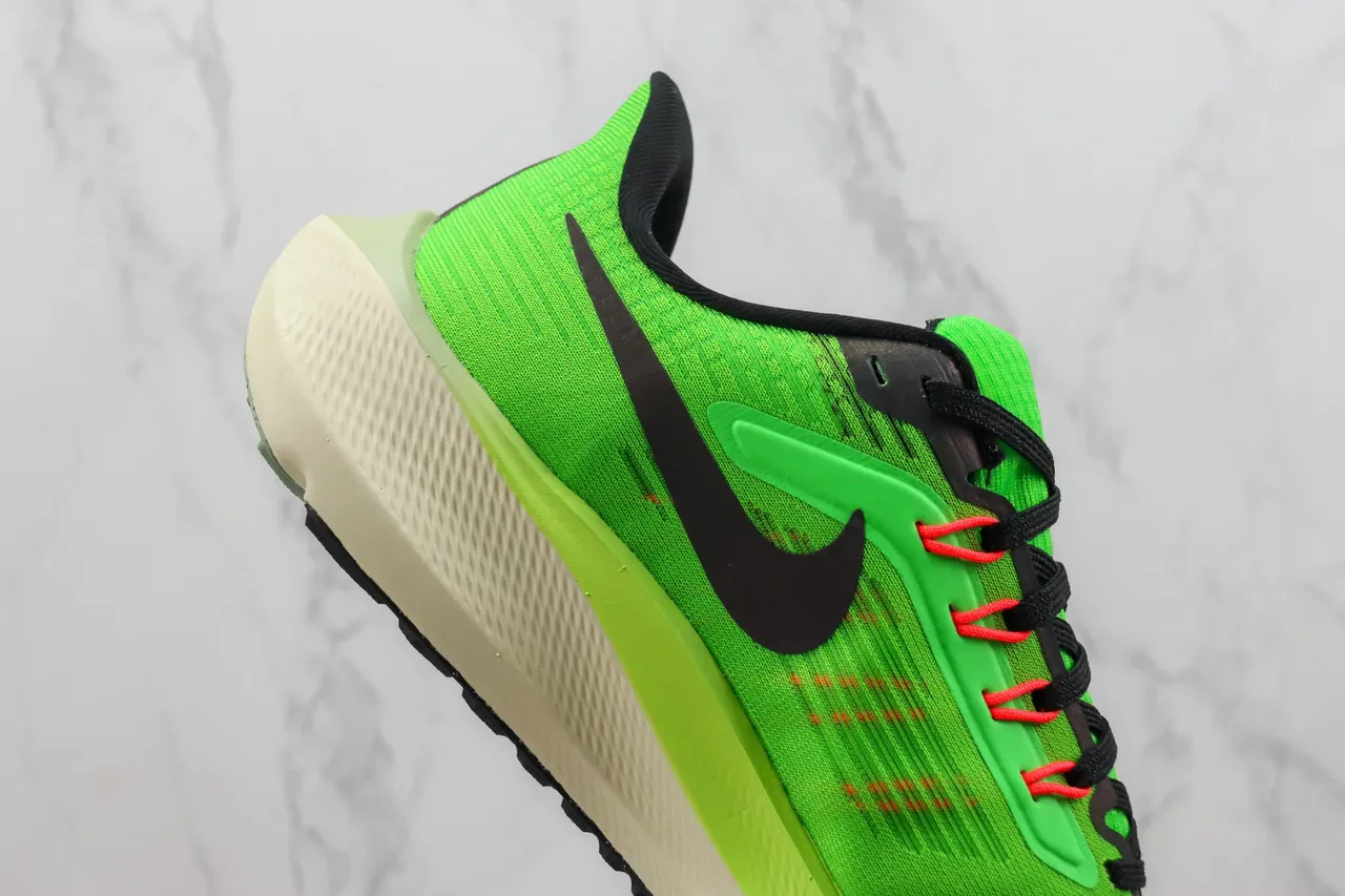 Nike Green Black इंजीनियर निट अपर फुल लेंथ ज़ूमएक्स फोम रनिंग शूज 5