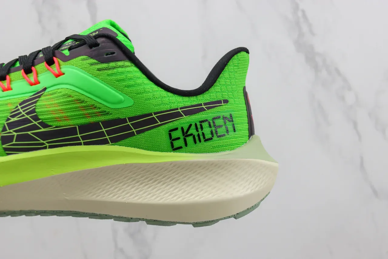 Nike Green Black इंजीनियर निट अपर फुल लेंथ ज़ूमएक्स फोम रनिंग शूज 7