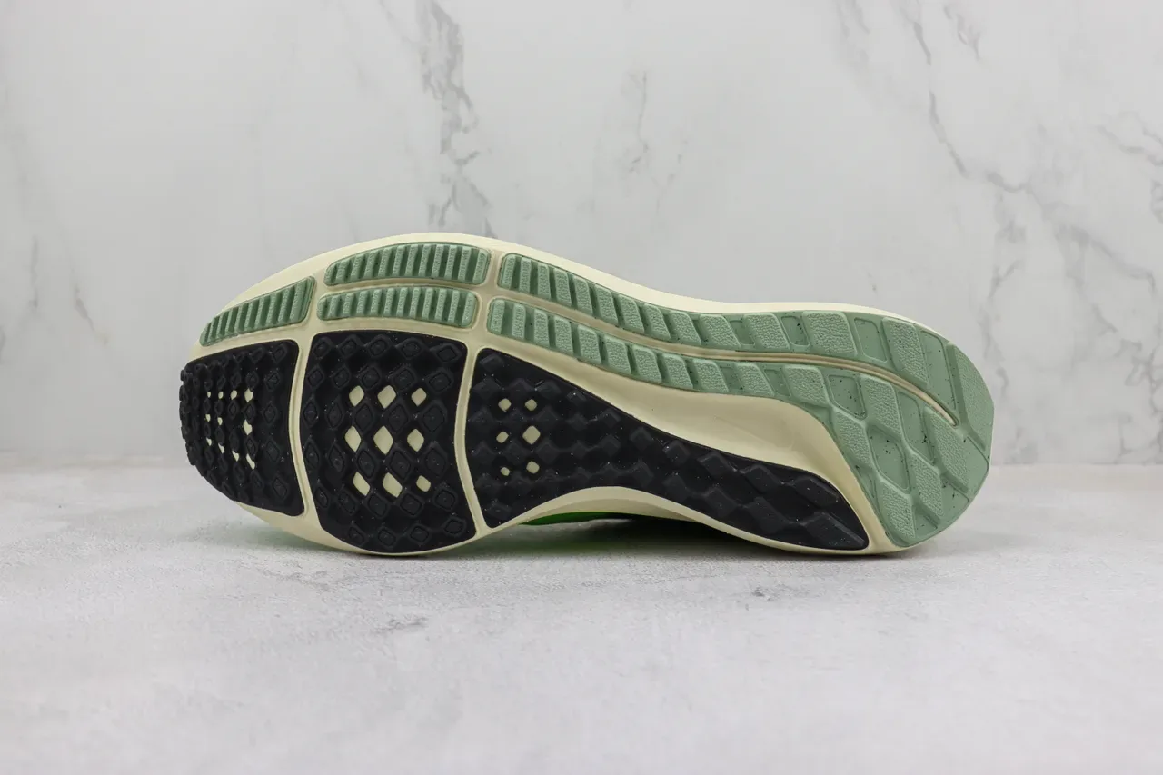 Nike Green Black इंजीनियर निट अपर फुल लेंथ ज़ूमएक्स फोम रनिंग शूज 8