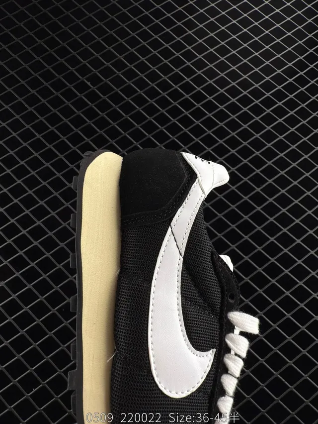 Nike LD-0 Noir Blanc Baskets Running à Encolure Basse en Mesh 4