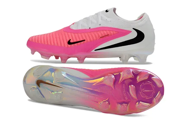 Nike Mercurial Chaussures de football blanc et rose avec upper en maille, bandeau du pied central avec côtes et crampons pour terrain ferme 7