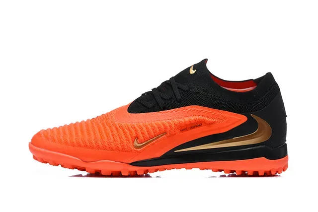Nike Chaussures de Football Turf Orange et Noir Low-Cut Knit Upper Conical Studs 10