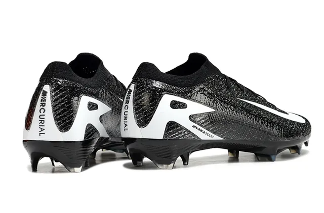 Nike Phantom GT 黑白 低帮 袜套领 醒目 Swoosh 钉地 足球鞋 5