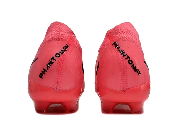 Nike Phantom GT Chaussures de football rose et noir avec upper en knit, col sock-fit, semelles firm-ground 4