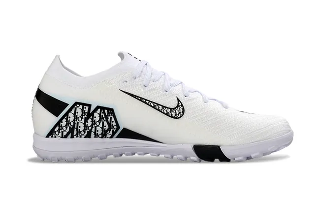 Nike Phantom GT Turf White Black avec motif Swoosh Turf Soccer Shoes 4