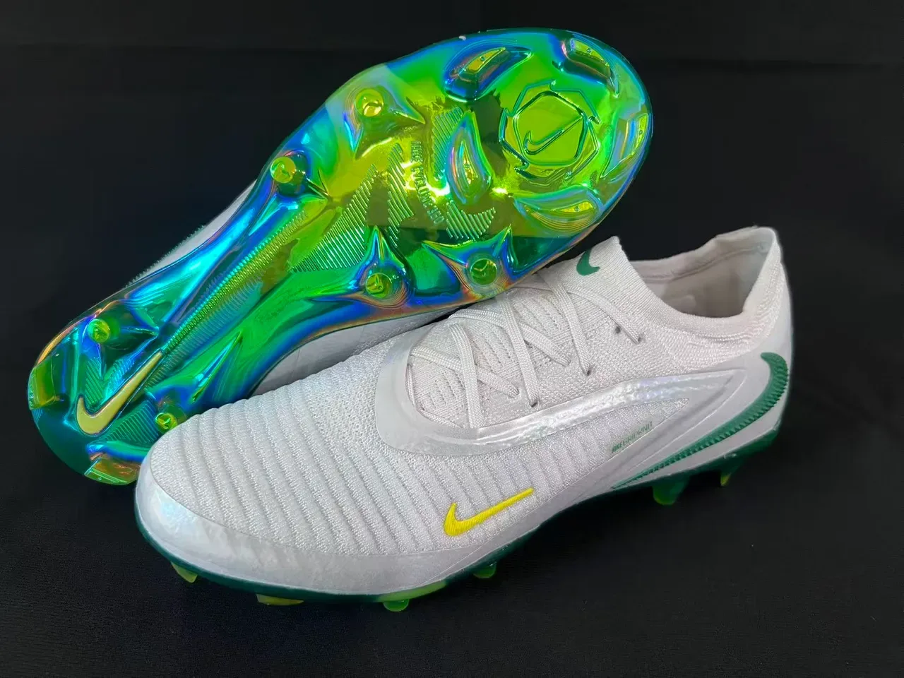 Nike Phantom GT Zapatos de Fútbol Blanco Verde Amarillo Iridiscente Firm Ground 13