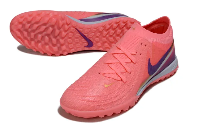 Nike Sapatos de futebol para grama com upper de malha rosa roxa, overlay de Swoosh facetado 4