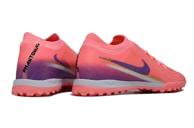 Nike Sapatos de futebol para grama com upper de malha rosa roxa, overlay de Swoosh facetado 5