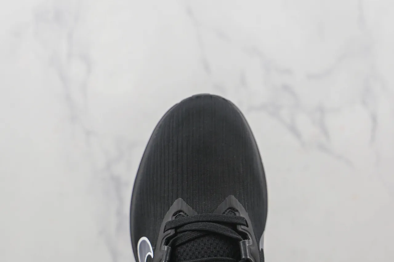 Nike Running Shoe Black and White Running Shoes 9