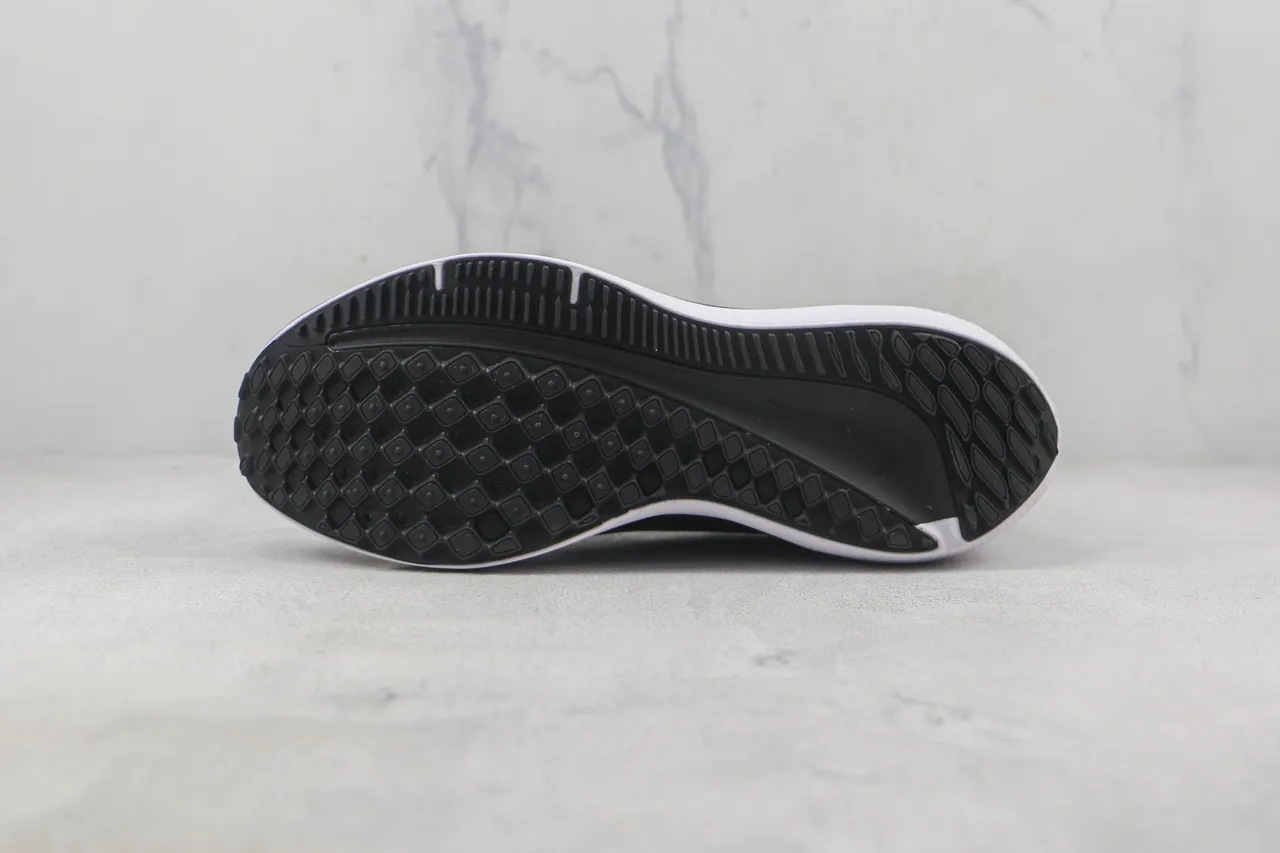 Nike Running Shoe Black and White Running Shoes 7