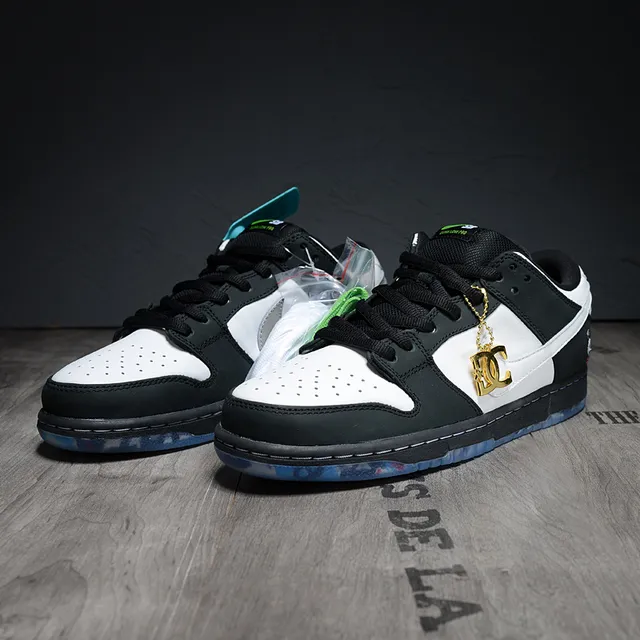 Nike SB Dunk Low काला सफेद कबूतर स्केटबोर्ड जूते 4