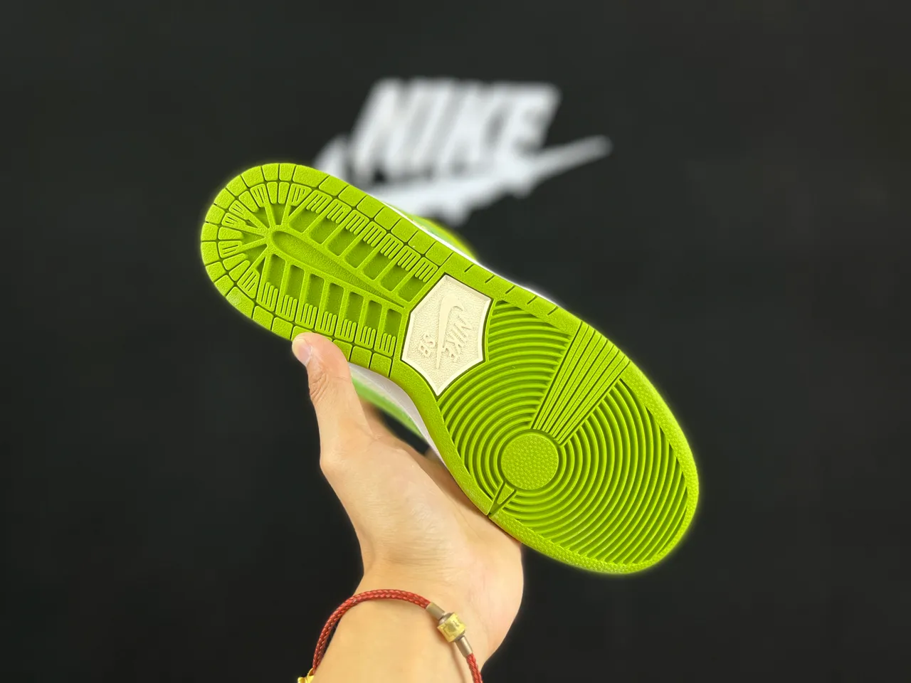 নাইক SB Dunk Low লাইম গ্রিন এবং ক্রিম স্কেটবোর্ড শুজ 3