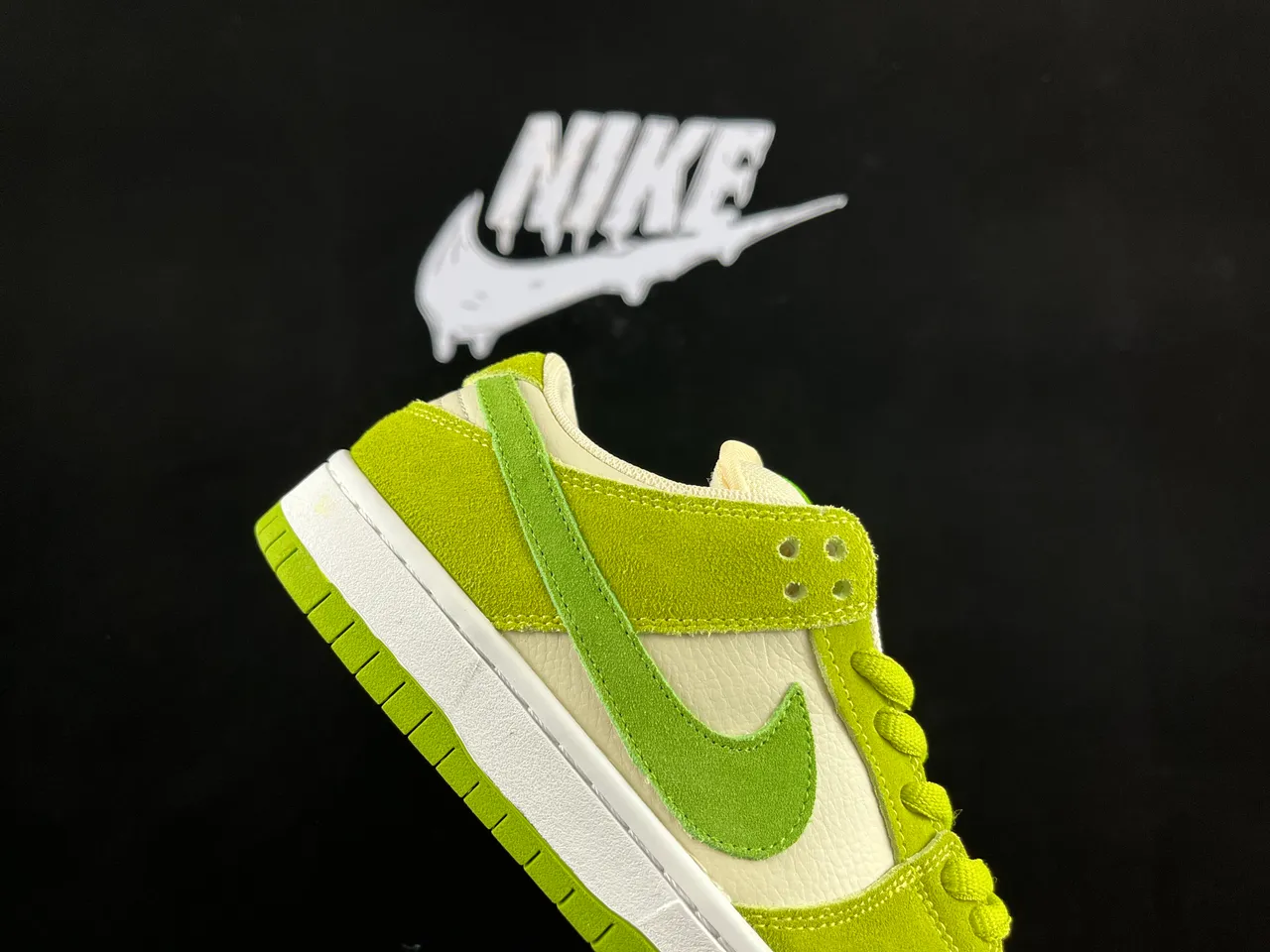 নাইক SB Dunk Low লাইম গ্রিন এবং ক্রিম স্কেটবোর্ড শুজ 4