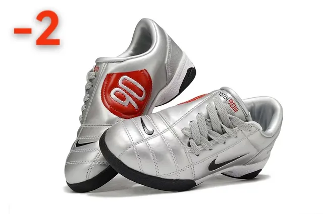 Nike Total 90 III أحذية كرة القدم الداخلية لون فضي معدني أسود 13