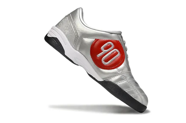 Nike Total 90 III أحذية كرة القدم الداخلية لون فضي معدني أسود 17
